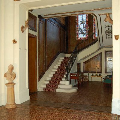 Cour d'honneur-Chateau-Sommesnil-Normandie-Grand-Chateau-France-Available-bookings-holidays-weddings