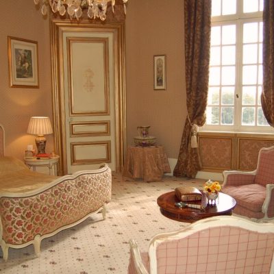 Room towards inner door L
